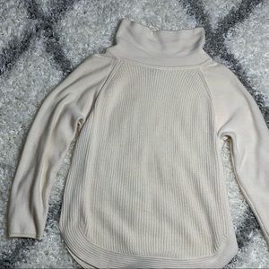 Loft Outlet turtle neck cream color Petite Large.